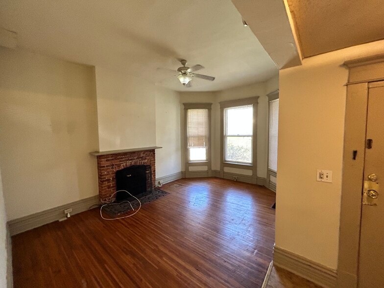 living room (old paint scheme) - 83 W 2nd Ave
