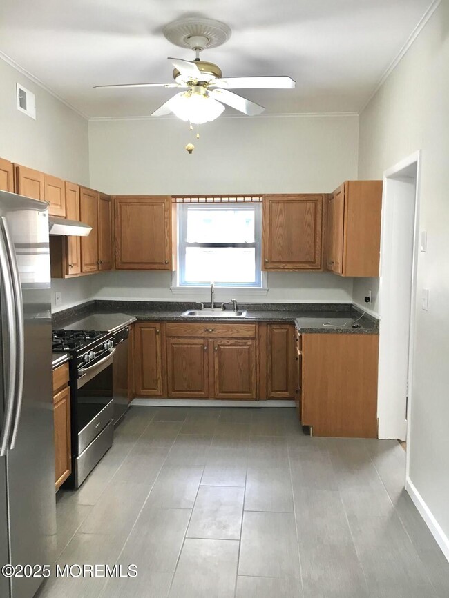 Building Photo - 32 Morrell St