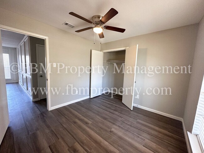 Building Photo - 801 S Wood St