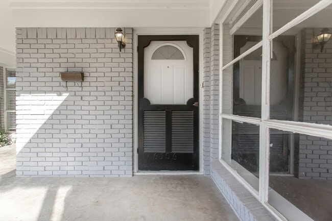 Building Photo - 6506/08 SAINT MORITZ AVE