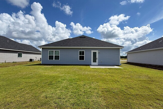 Building Photo - COMING JUNE 2026! (Pet Friendly)