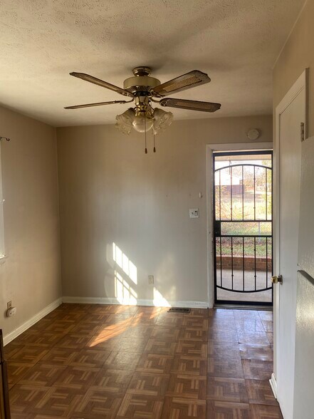 Building Photo - 6165 Timberland Dr