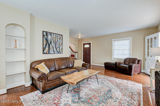 Building Photo - 2418 Brighton Dr