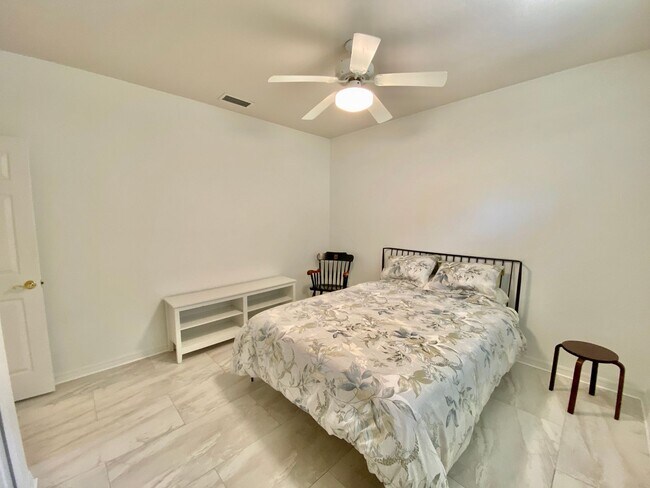 Building Photo - Renovated Haile Plantation Home – Move-In ...