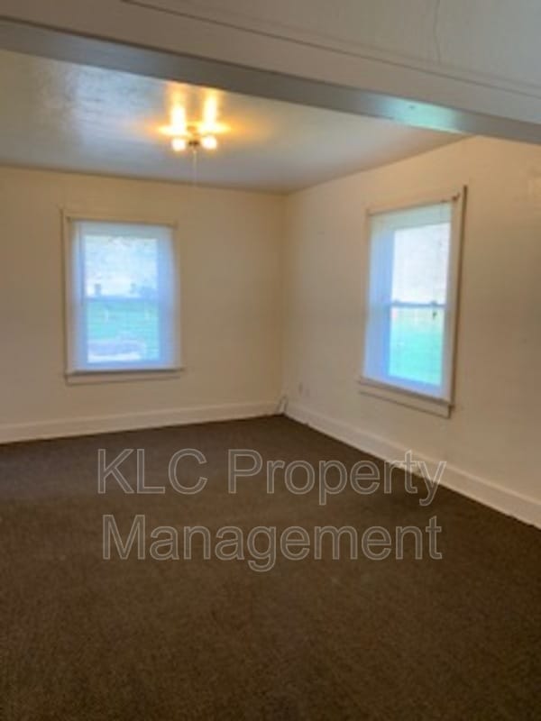 Building Photo - 411 E McKinley Ave