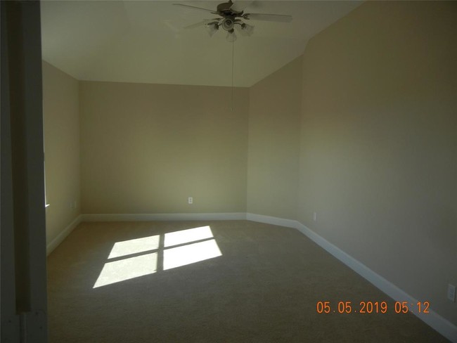 Building Photo - 11520 Main Elm Dr