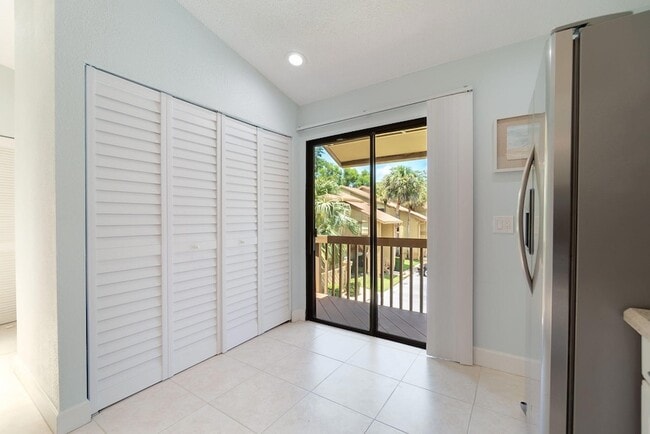 Building Photo - 13095 Belhaven Ct