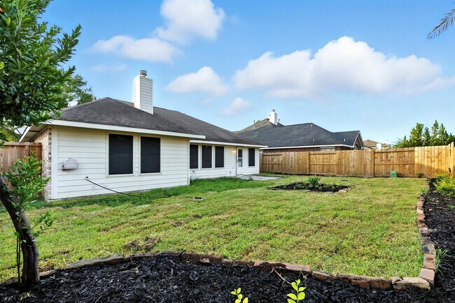 Building Photo - 2119 Hannover Way