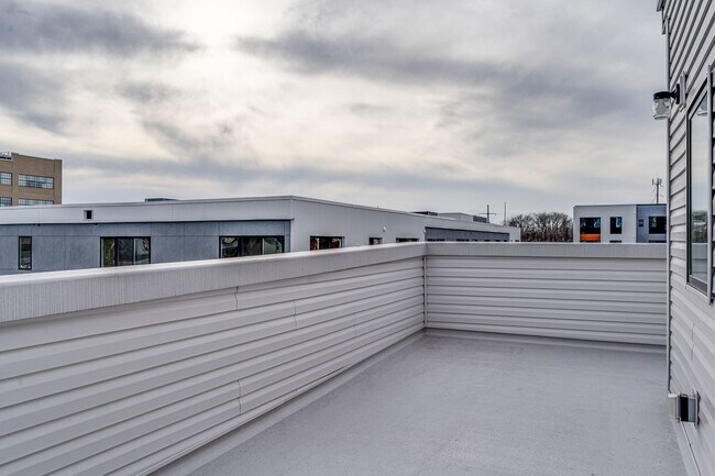 Building Photo - Brand New Luxury Home Brewerytown