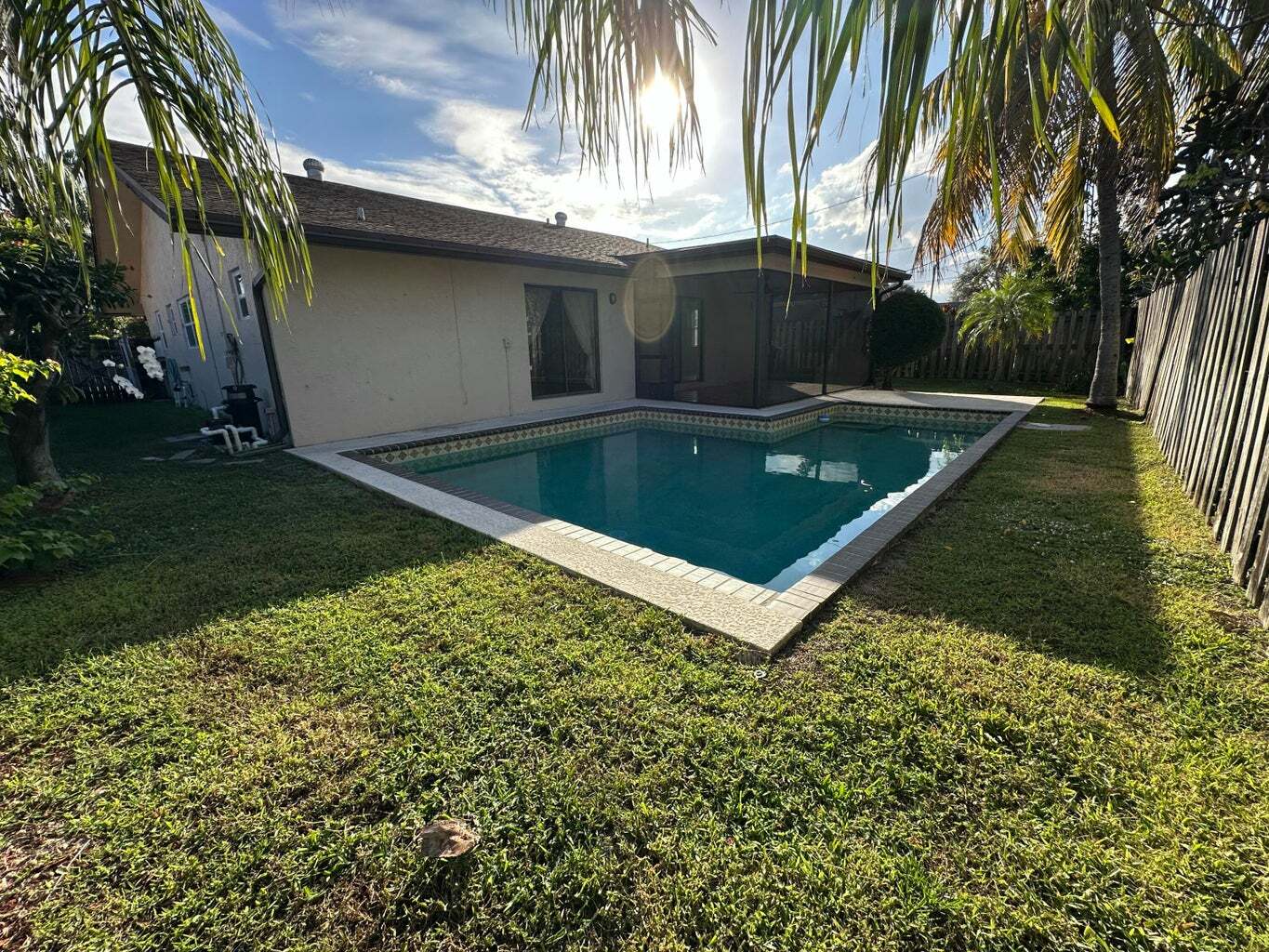 Building Photo - 3291 SW 4th St