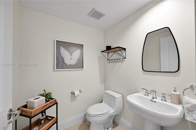 Building Photo - 3101 S Ocean Dr