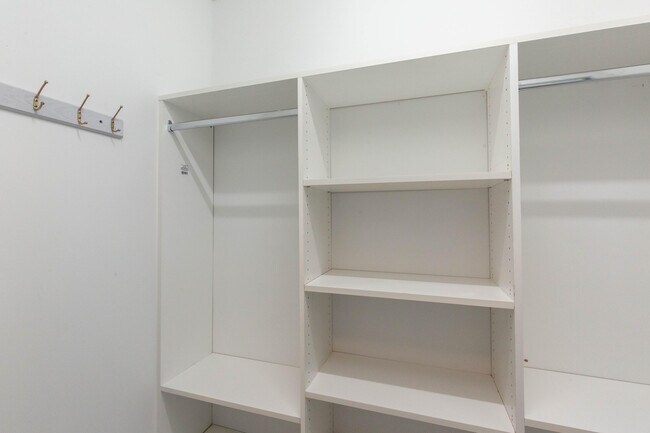 Building Photo - 12622 White Coral Dr