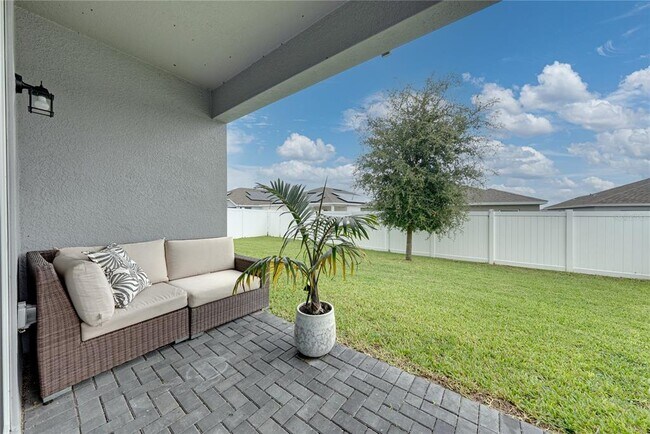 Building Photo - 2235 Pigeon Plum Dr