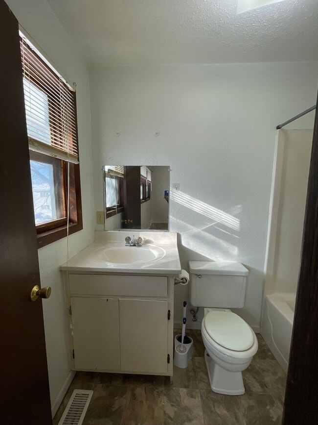 Building Photo - 1119 Market St