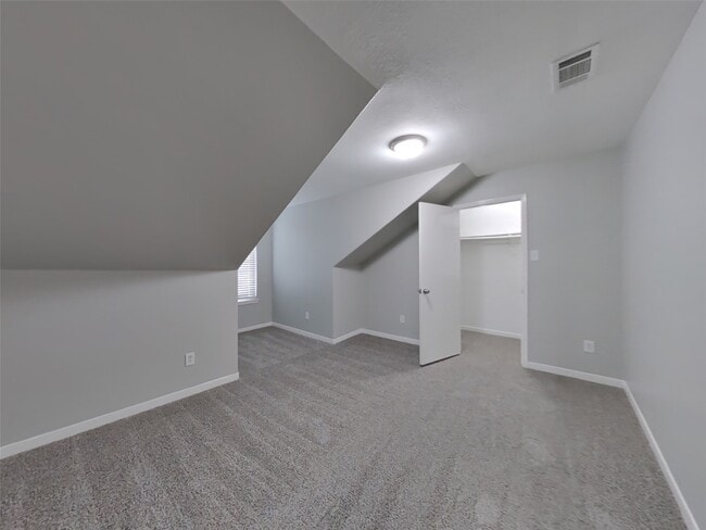 Building Photo - 6726 Misty Dale Dr