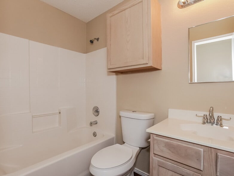 Building Photo - 8608 Serenity Way