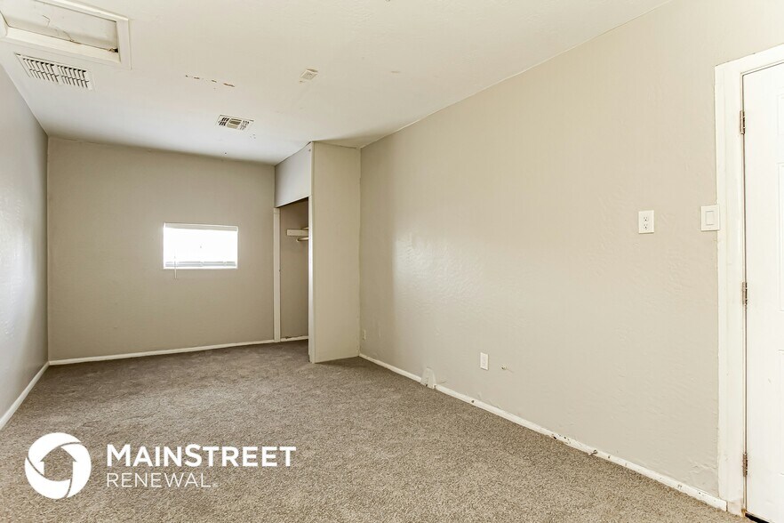 Building Photo - 4212 N 47th Dr