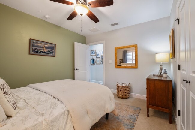 Building Photo - 605 Waverly Rd