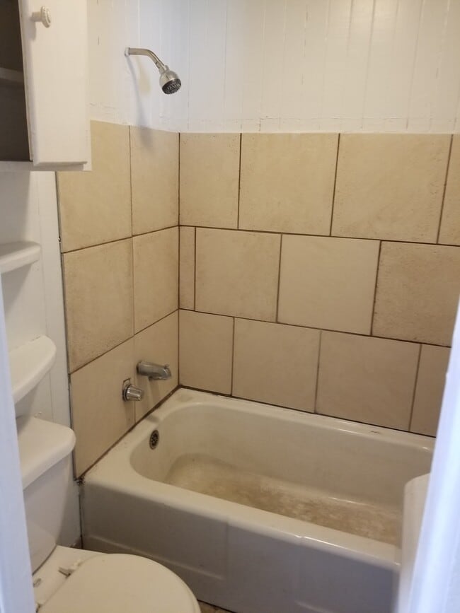 Building Photo - 658 Washington Ave