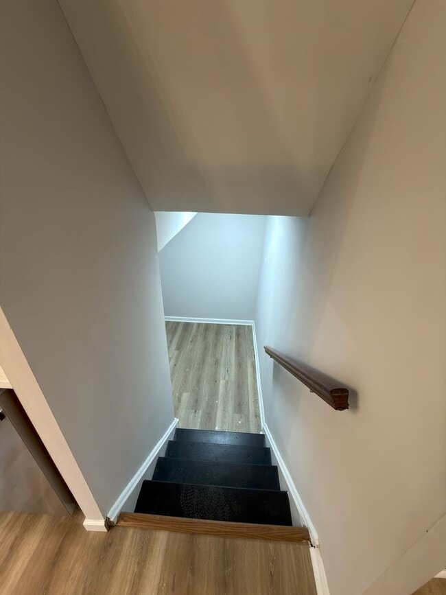 Building Photo - Beautifully Updated 4 Bedroom Rental Home