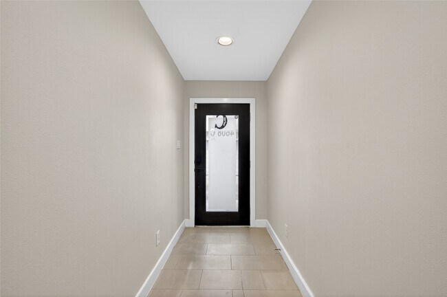 Building Photo - 4608 Nett St