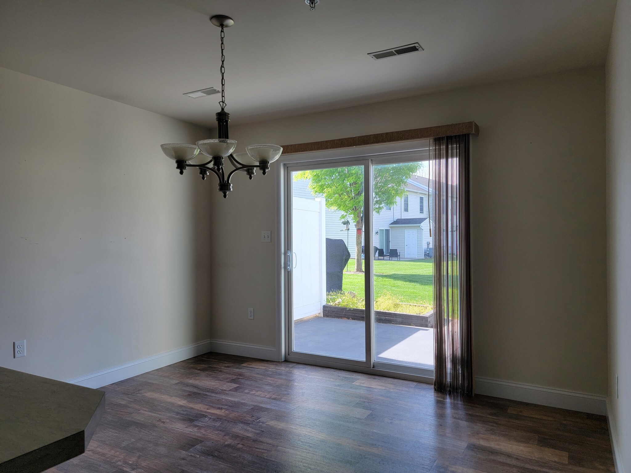 Building Photo - 126 Redstone Dr