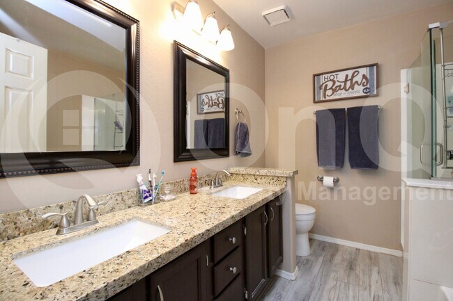 Building Photo - 4606 E Towne Ln