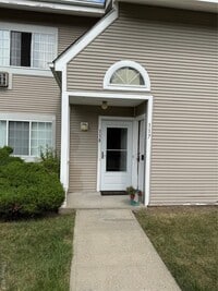 Building Photo - 118 Green Meadows Way