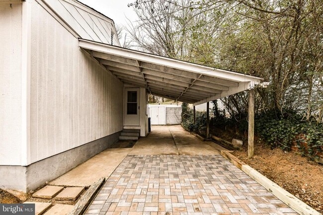 Building Photo - 6607 Berkshire Dr