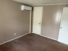 Building Photo - 215 Palatine Ave