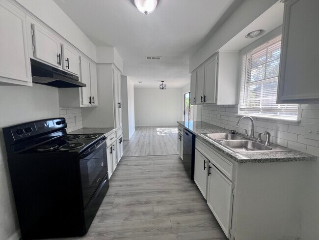 Building Photo - 8216 Elkridge Ave