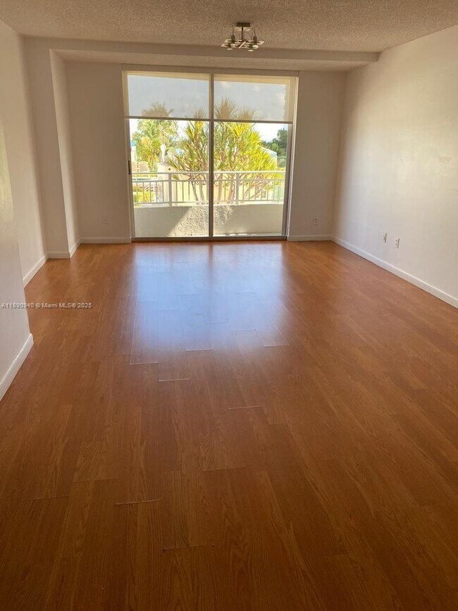 Building Photo - 770 Claughton Island Dr