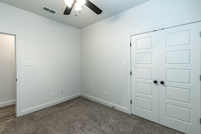 Building Photo - "Charming 3-Bedroom Duplex with 2 Full Baths and 1500 Sq Ft of Comfortable Living in Lubbock!"