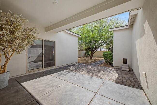 Building Photo - 3414 N 44th Pl