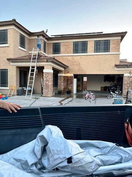 Building Photo - 1320 W Cochise Dr