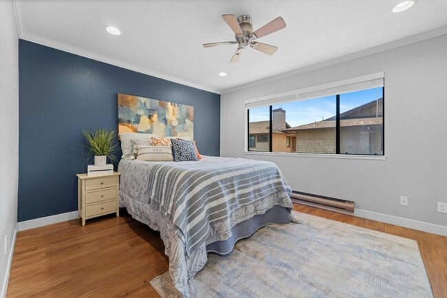 Building Photo - Desirable location! Move-In Ready!