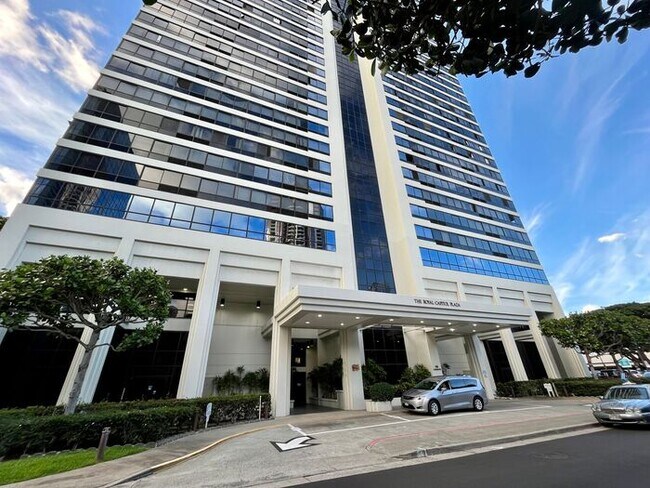 Building Photo - Kakaako: 2 Bed, 2 Bath, 2 Parking with Sto...