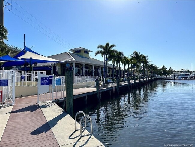 Building Photo - 2646 NE Pelican Wy