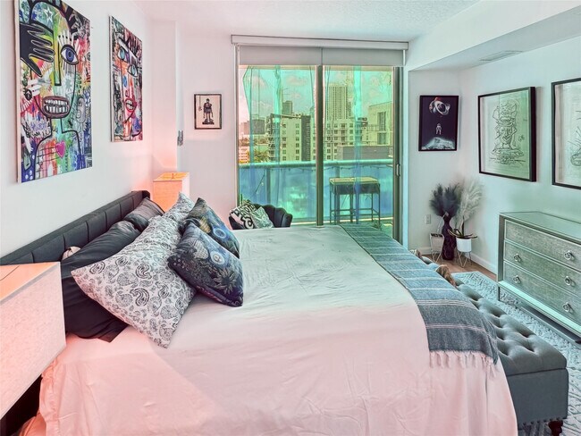 Building Photo - 333 NE 24th St