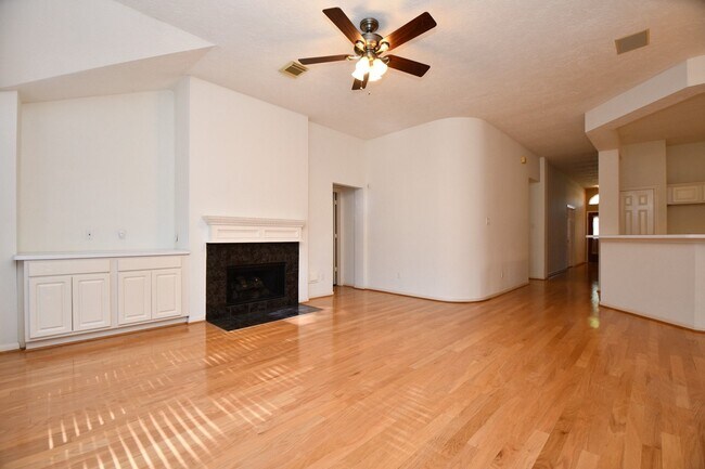 Building Photo - 1215 Wood Haven Ct