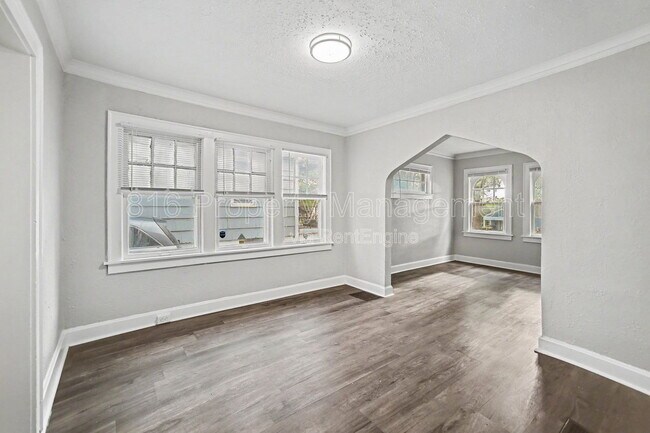Building Photo - 5114 Brooklyn Ave