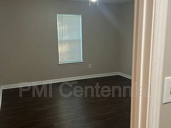 Building Photo - 3543 N Hopkins Ct