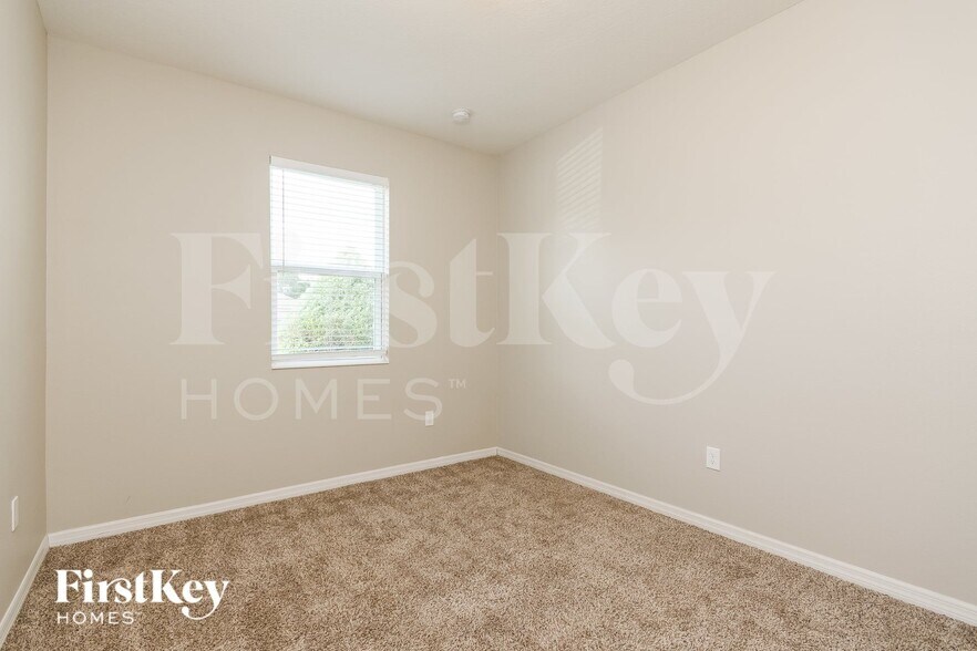 Building Photo - 14291 Seranoa Dr