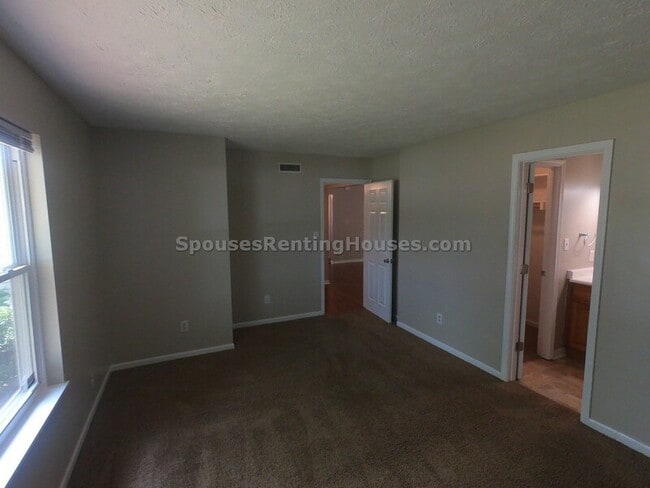 Building Photo - 7648 Camberwood Dr