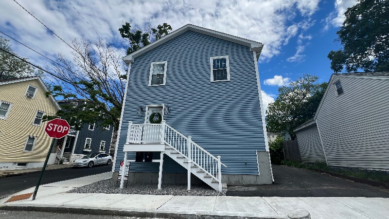 Building Photo - 31 Padelford St
