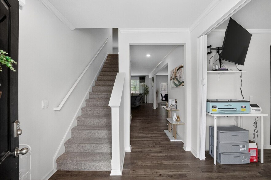 Building Photo - 4842 Layton Dr