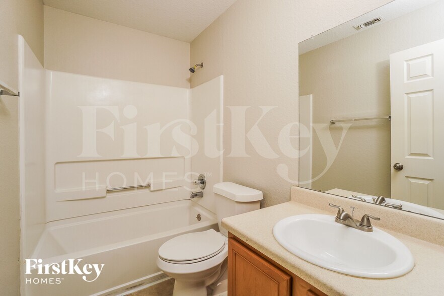 Building Photo - 6911 Autumn View