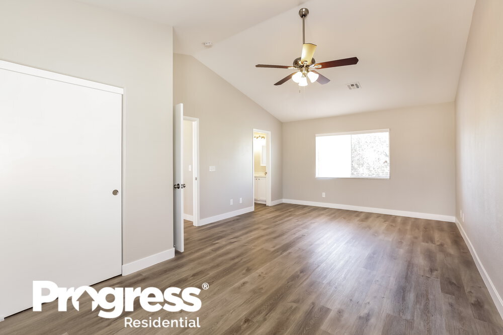 Building Photo - 800 Rock Springs Dr