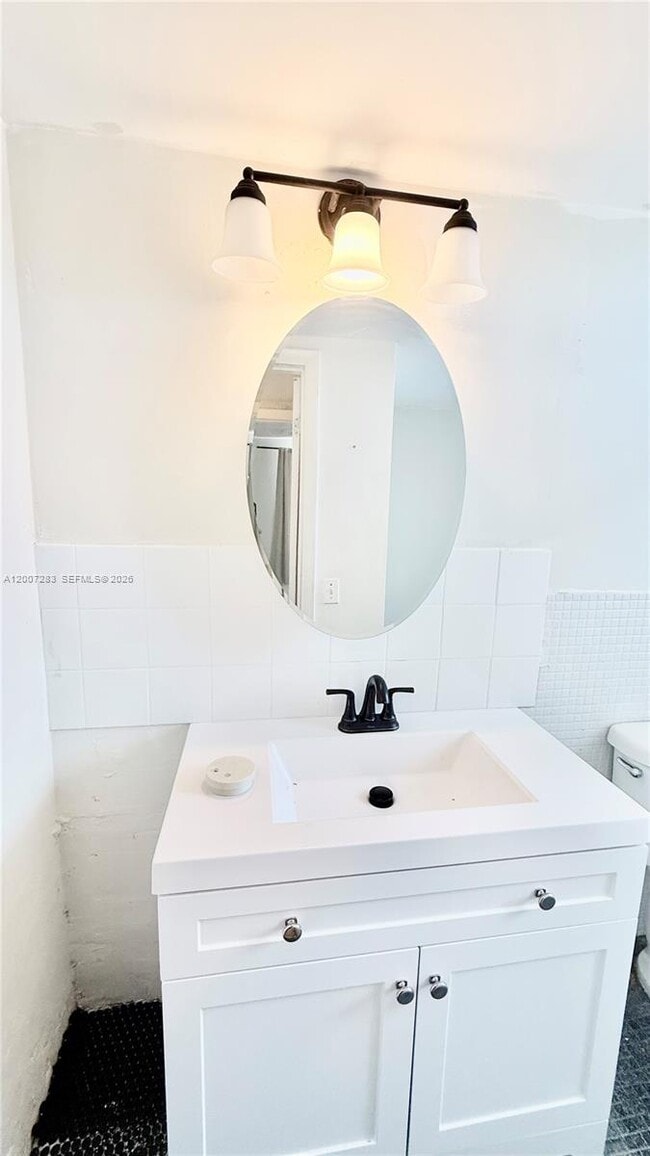 Building Photo - 1591 NE Miami Gardens Dr