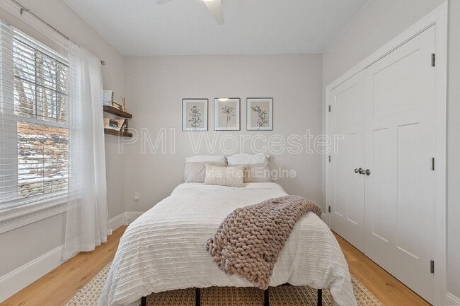 Building Photo - 57 Old Brook Rd